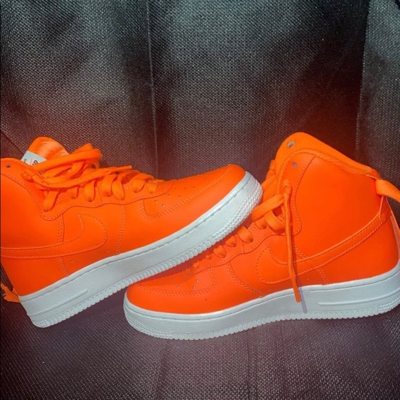 Nike - Picture 5 of 8